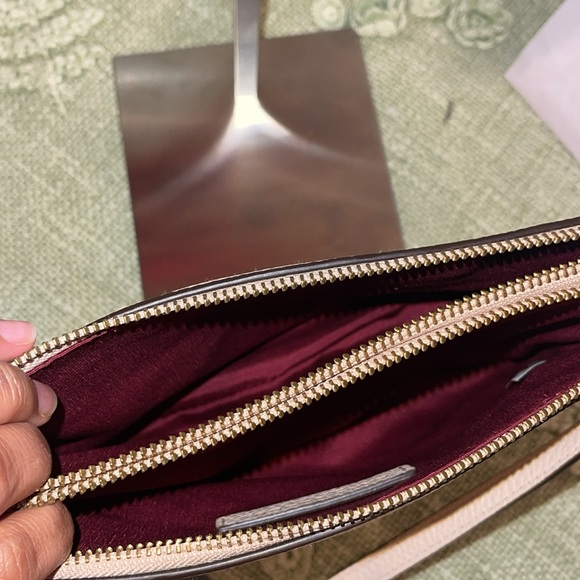 Marc Jacobs Vegan Leather Double-Zip Crossbody - Picture 12 of 16